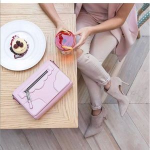 Pour La Victoire Cierraks Suede Tan Ankle Bootie